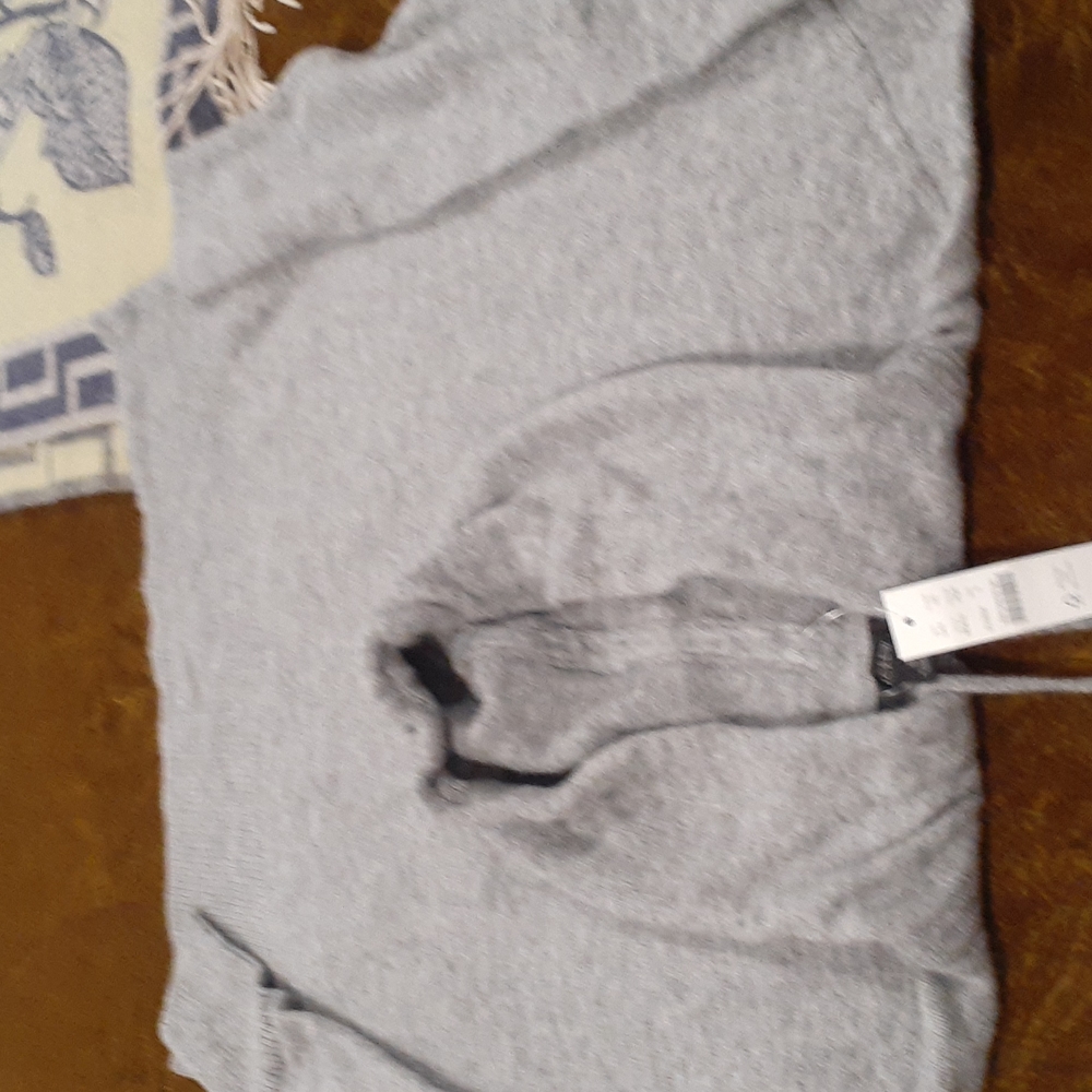 J crew sweater in Super soft yarn - Picture 8 of 11